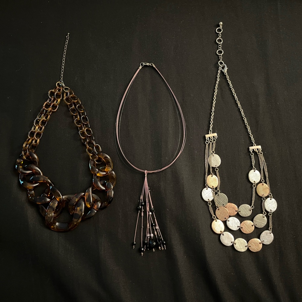 Bundle of 3 vintage necklaces